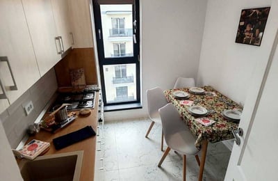 Alquiler de un moderno piso de 2 habitaciones con cocina independiente y balcón, 55 m², en Bucarest, Rumanía